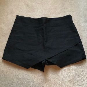 These Three Boutique, black skort, NEVER WORN